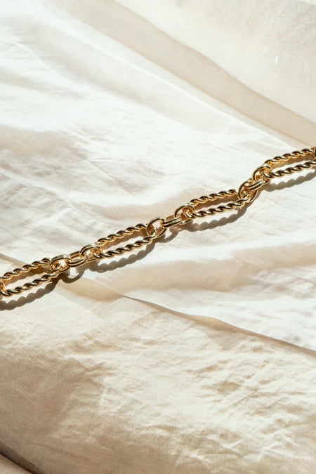 Twisted Oval Chain Bracelet